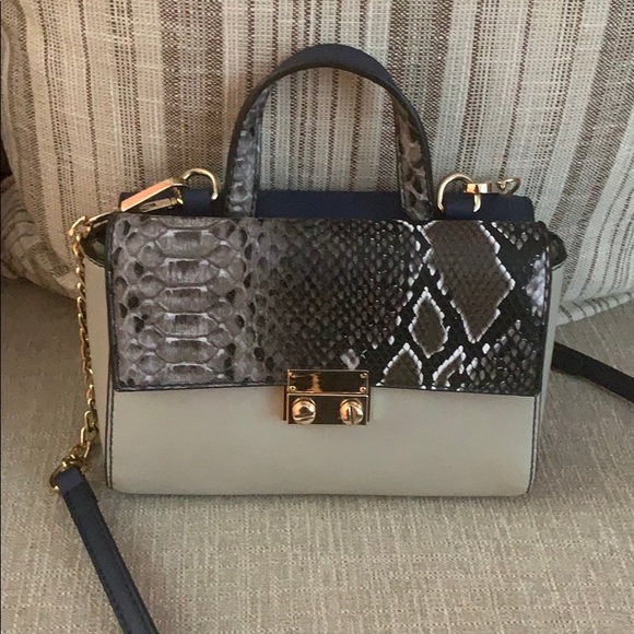 Unbranded Handbags - 🔥🔥Dual look handbag
